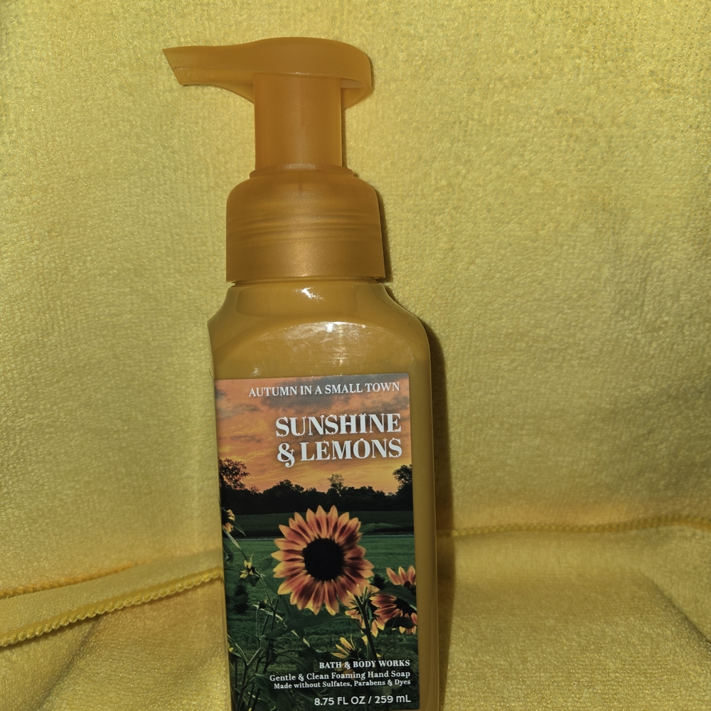 Bath & Body Works Sunshine & Lemons Hand Soap - Golden Yellow